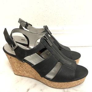 White mountain wedge sandals black size 8